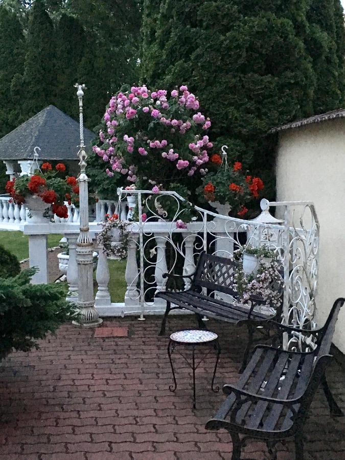 Adam Apartmanhaz Lägenhet Szeged Exteriör bild