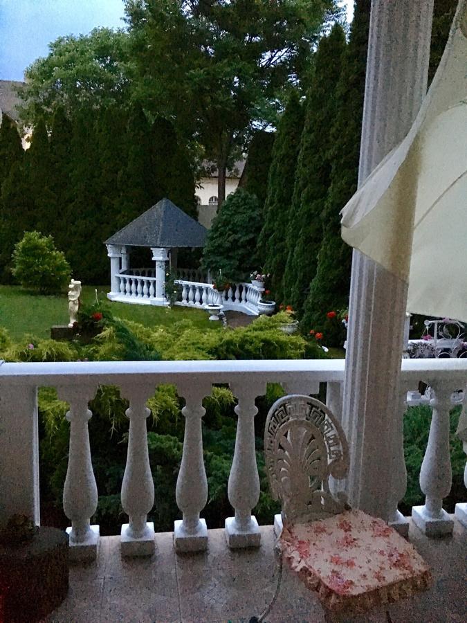 Adam Apartmanhaz Lägenhet Szeged Exteriör bild