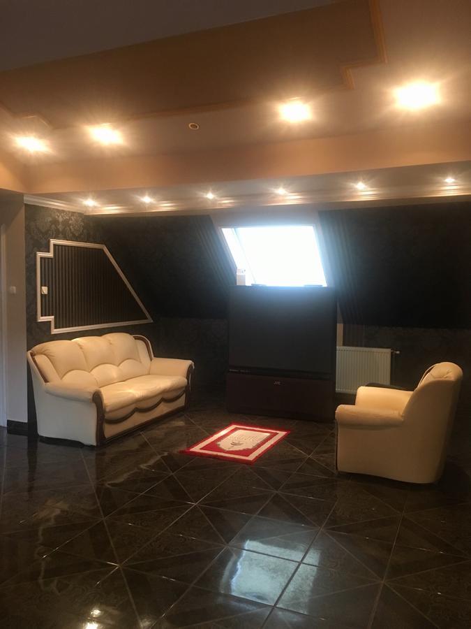 Adam Apartmanhaz Lägenhet Szeged Exteriör bild